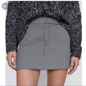 NWT Zara houndstooth skort